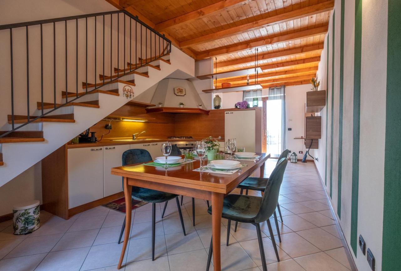 Happy Guest Apartments - Lake & Green Oasis Riva di Solto Buitenkant foto