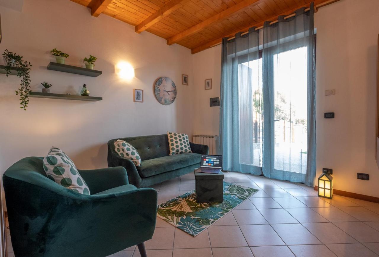 Happy Guest Apartments - Lake & Green Oasis Riva di Solto Buitenkant foto